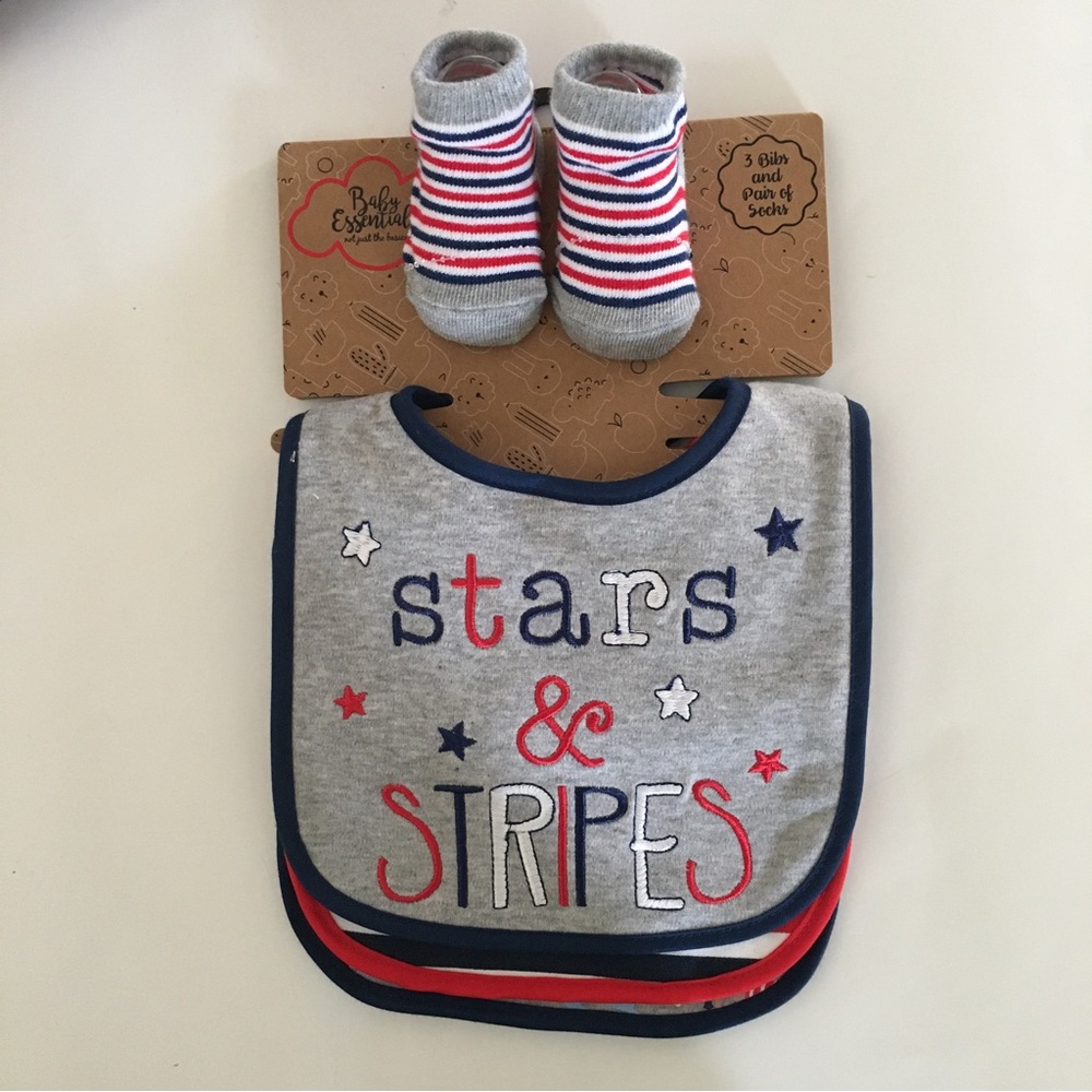 Baby Bibs and Bootie Set Gray Stars & Stripes 4th of July NEW | Baby Essentials